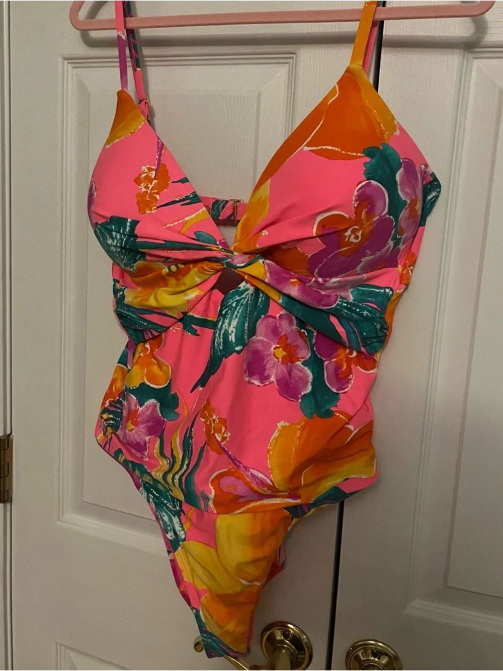 La Blanca Isla Del Sol Floral Twist-Front One-Piece Swimsuit,  Size 14. - Picture 5 of 9